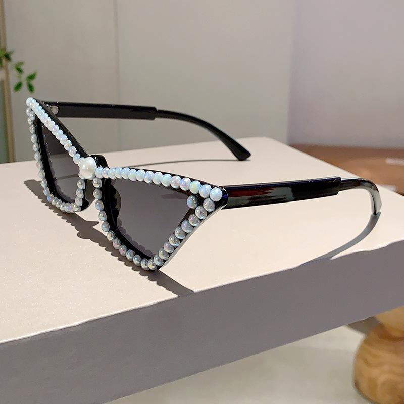 Brand Designer Luxury Pearl Cat Eye Sunglasses Women For Female Fashion Vintage Sun Glasses Punk Crystal Popular Pink Shades