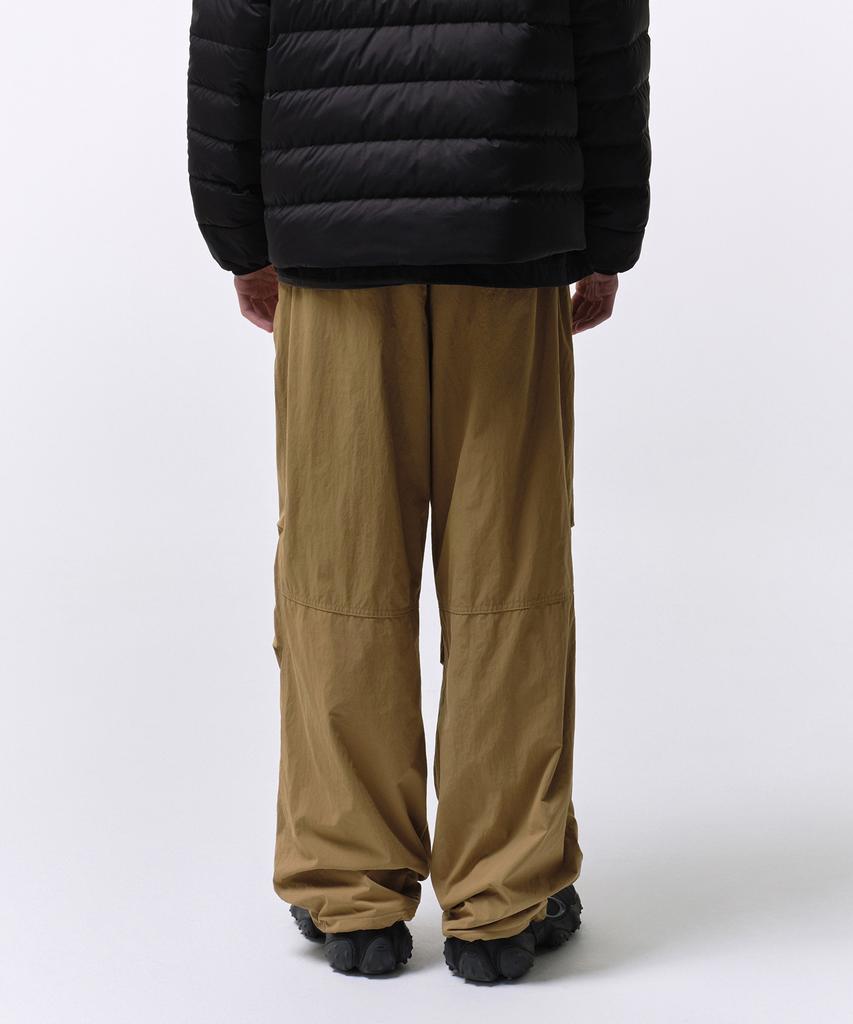 Musinsa Standard [City Leisure] Fleece-Lined Wide Belted Parachute Pants [Mud Beige]