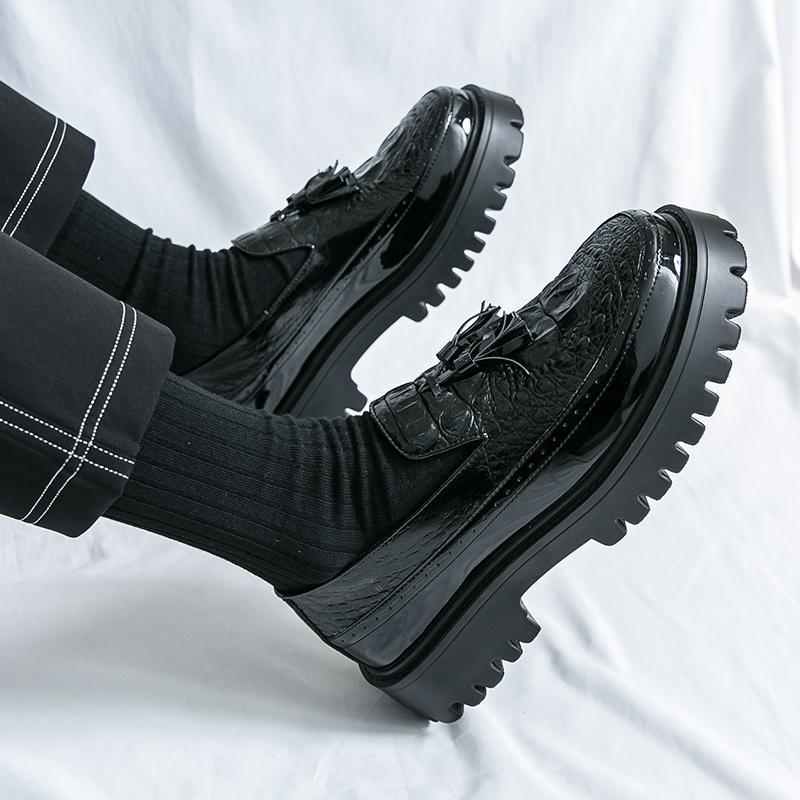 Fashion Retro Men Height-increasing Loafers Men One-foot Lightweight Anti-slip Breathable Travel Mountaineering Leather Shoes Sizes 38-4