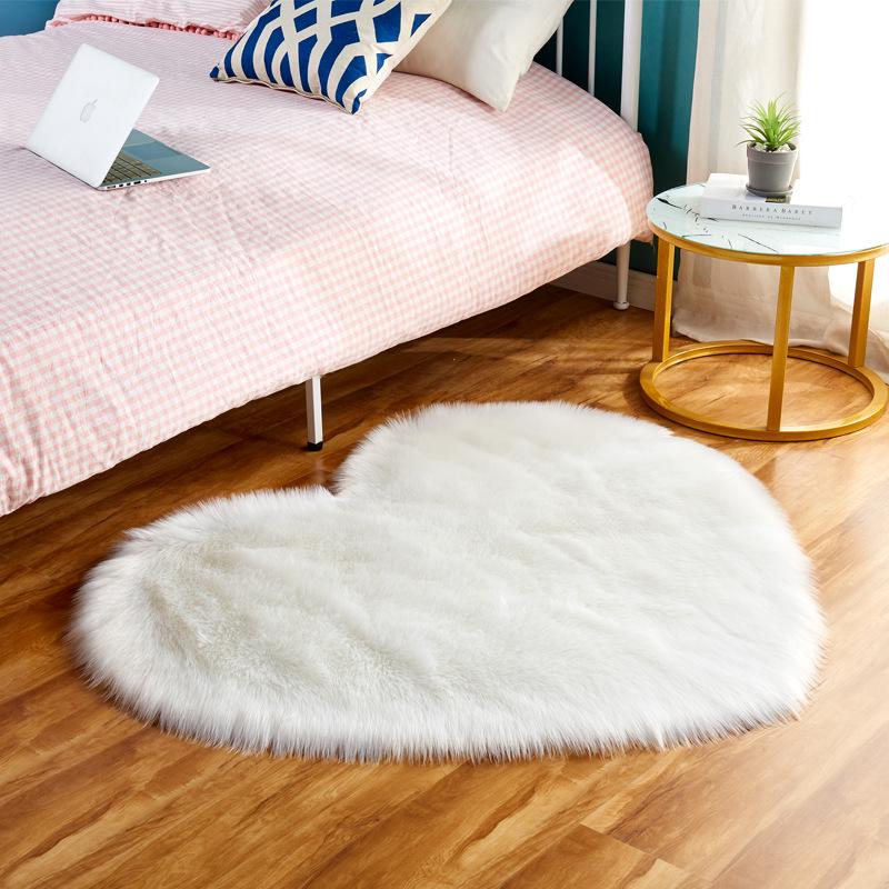 Heart-Shaped Plush Carpet - Long Hair Bedroom Bedside Sofa Mat