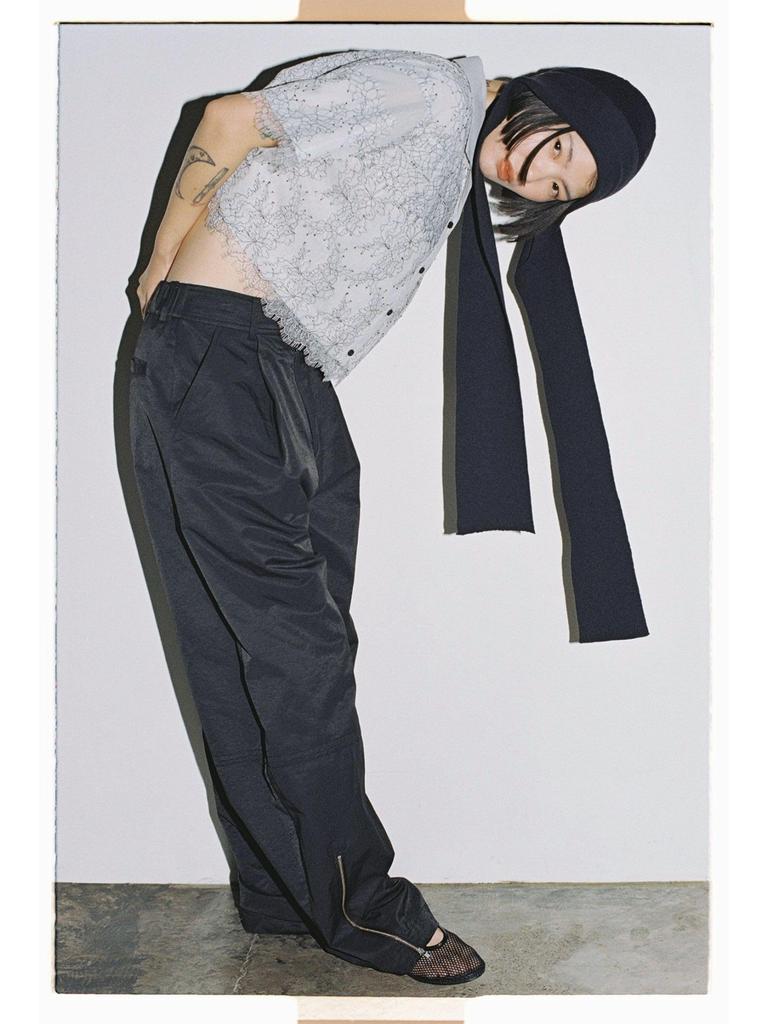 Ray Beams Women's Zip-Up Hem Curve Pants, Black 1