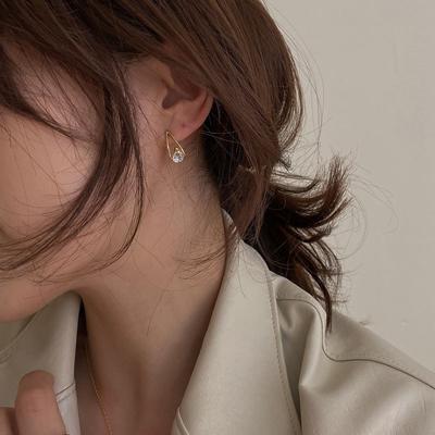 French Retro Fashionable Super Flash Compact Earrings New Niche Simple Earrings