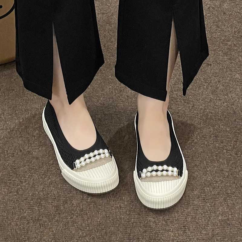 Spring and Autumn New Women's Shoes Fashion Versatile Classic Casual Shoes Hot Selling Wear resistant Anti slip Flat Shoes