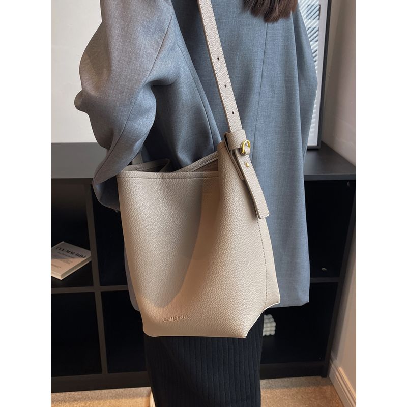 Fall and Winter Large Capacity Commuter's All-Matching Single Shoulder Bucket Bag