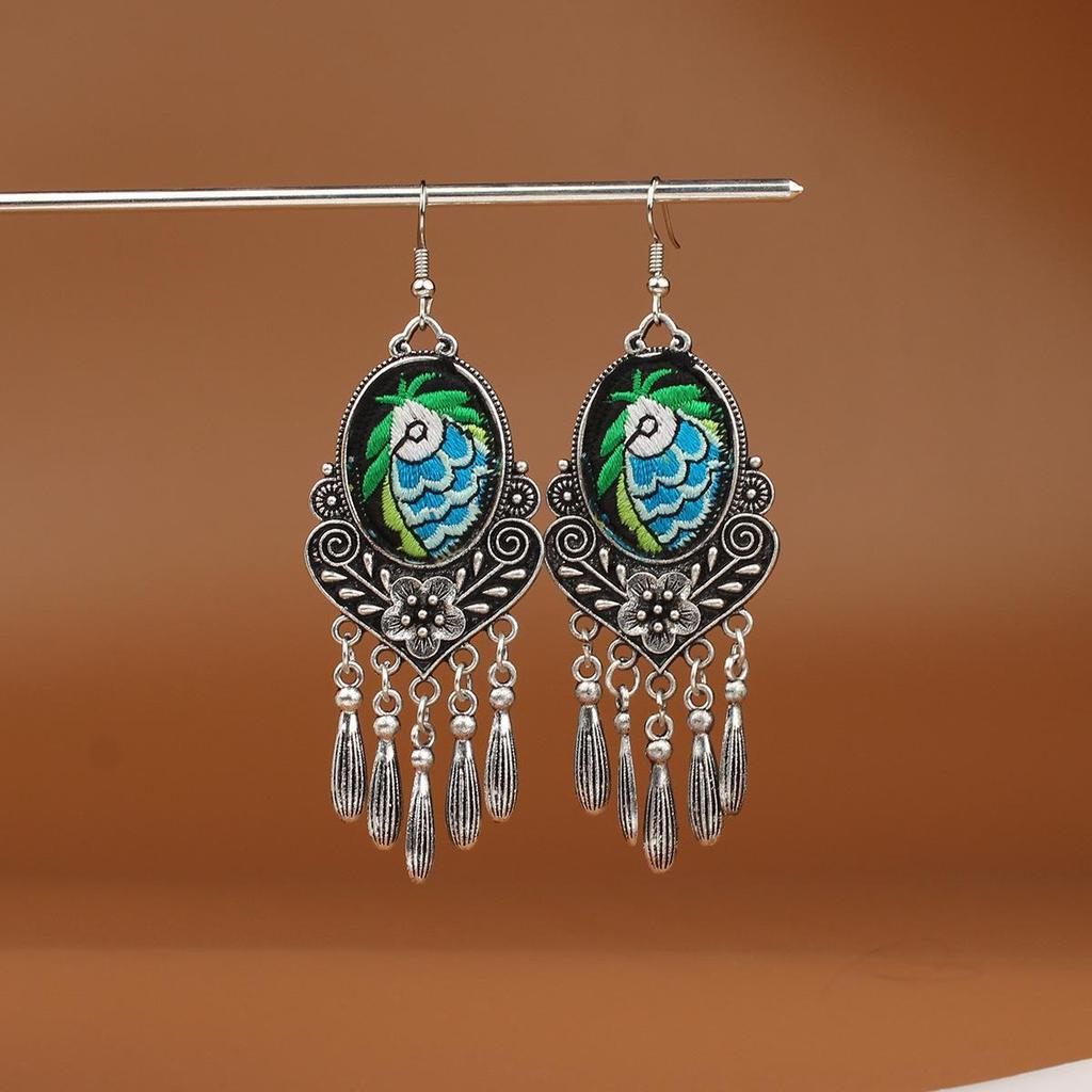Retro Miao Silver Tassel Earrings: Ethnic Yunnan Long Dangle Women's Jewelry