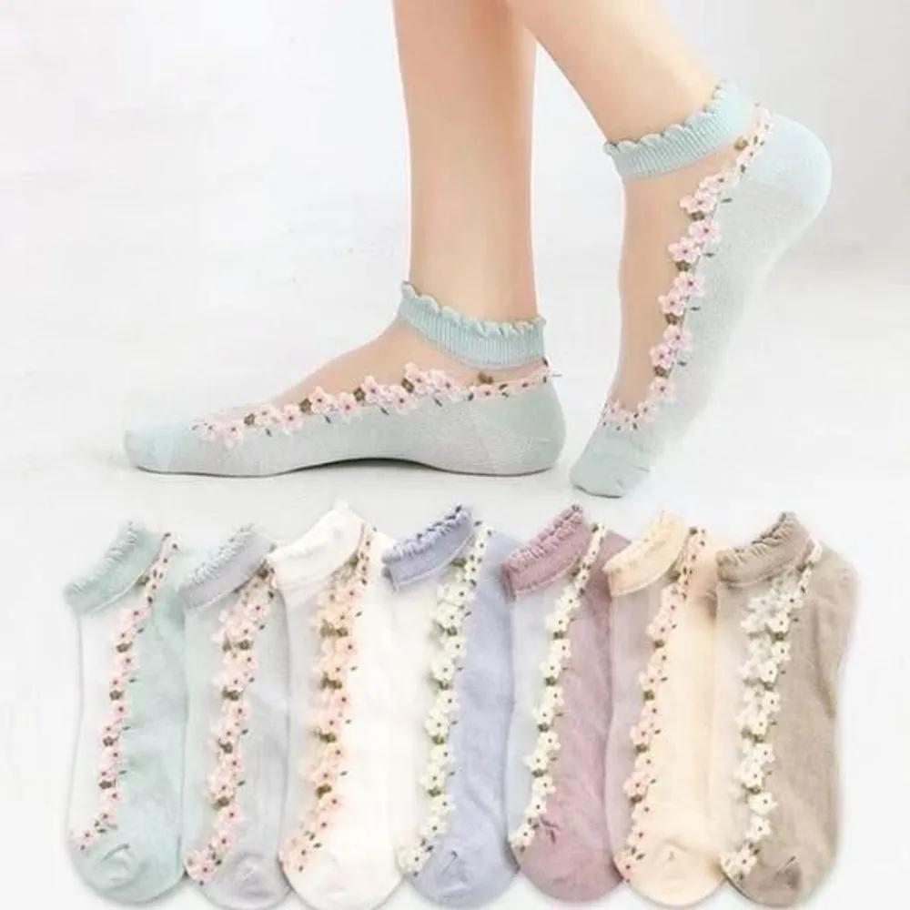 Irum Middle Flower Up-Mesh Summer Socks Over-socks beige