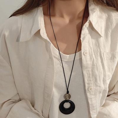 Fashion Resin Round Hollow Pendant Necklaces For Women Trendy Black Leather Rope Long Sweater Chain Necklaces Party Jewelry
