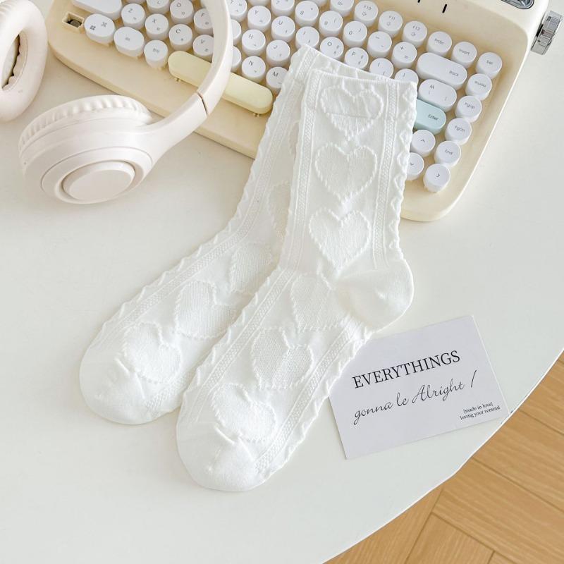 

Women s Mid-calf Socks for Autumn and Winter, Heart-shaped Three-dimensional Thread Relief Solid Color Simple Cotton Socks, Boneless Socks 1 pair білий