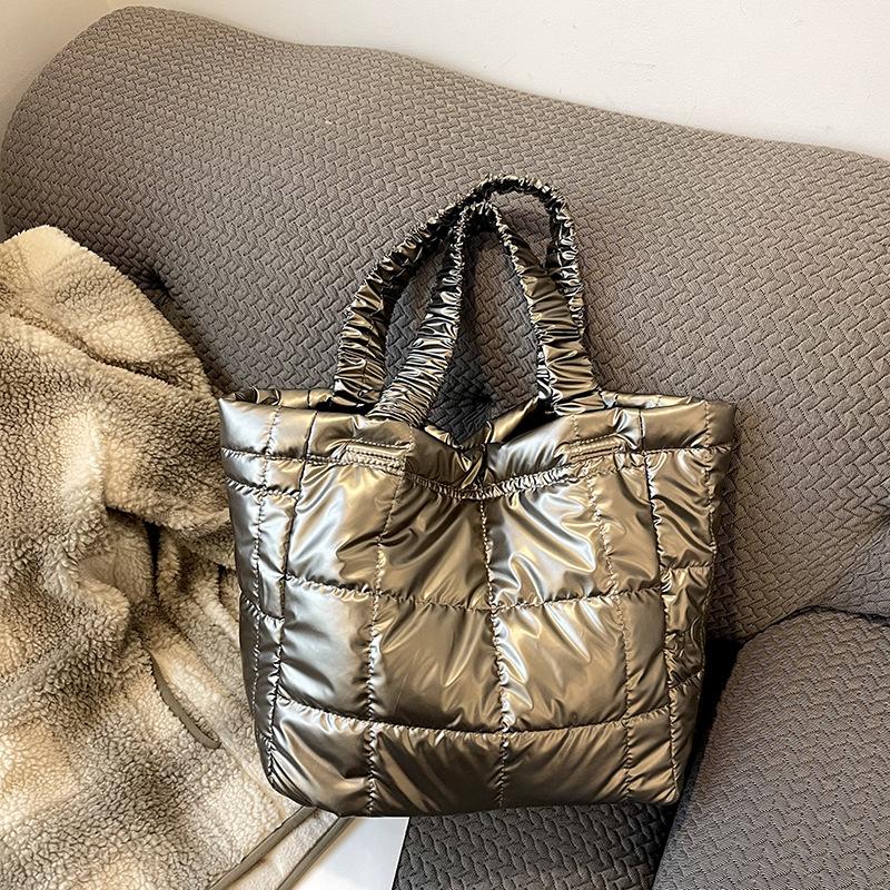 

Осенне-зимняя хлопковая сумка повседневная большая вместительная сумка-тоут женская 2025 новая модная модная ромбовидная сумка для поездок на работу на плечо подмышку шампанского