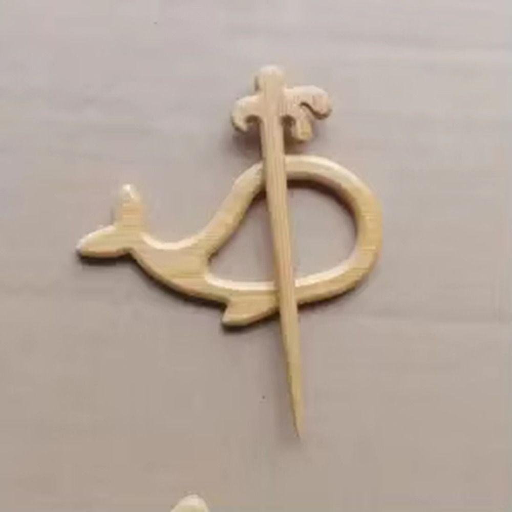 Retro Wooden Animal Brooch Pin Cute Bear Clasp Pins Exquisite Animal Pattern Breastpin  Jewelry