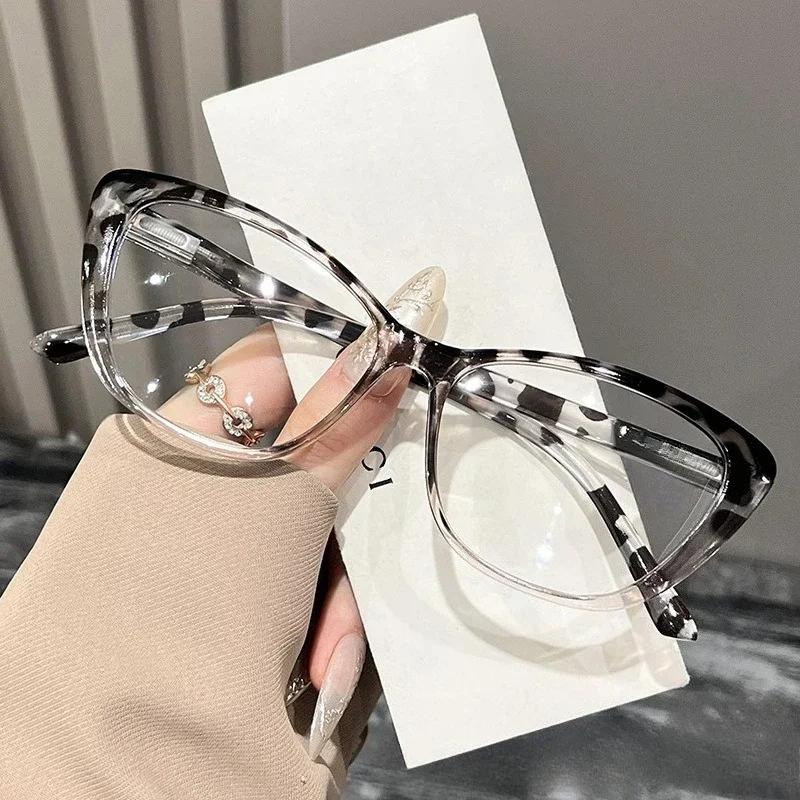 

Women s New Fashion Cat-eye Oversized Frame Presbyopia Glasses Neutral Fashion Anti-blue Light High Definition Reading Glasses 2.5