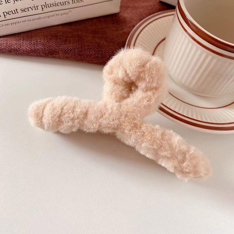 Plysch Hårklo: Söt, Fluffig & Stor för Höst och Vinter