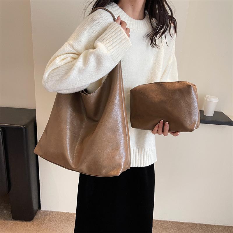 Simple Retro Underarm Shoulder Bag Large Capacity Casual Soft Leather Texture Tote Bag Fashionable Versatile Portable Mother and Child Bag