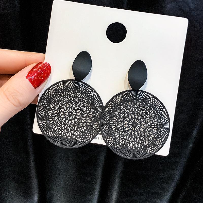 

New Vintage Black Forest Flower Big Hollow Pattern Earrings for Women Korean Exaggerated Temperament Gothic Accessories Jewelry