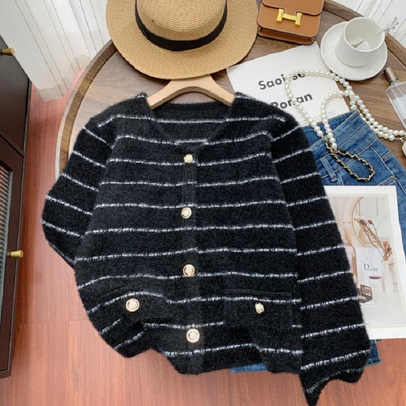 

Fashion temperament Small fragrant style striped round metal button false pocket crew neck sweater jacket female high-end celebrity 49-212 (average size) чёрный