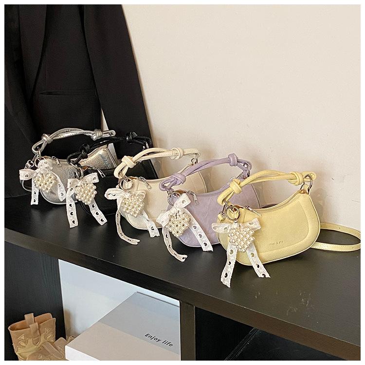 Advanced Sense of Foreign Style Small Bag Women 2025 New Fashion Versatile Messenger Bag Popular Popular Handbag Dumpling Bag