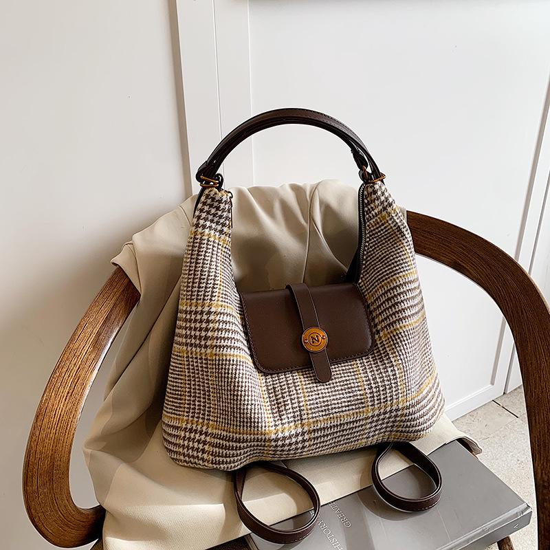 Fashion backpack diamond premium sense versatile shoulder messenger bag new women's commuter bag