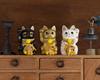 Lucky Cat Maneki Neko Right Paw Lucky Cat Maneki Neko Feng Shui Figurine with Offering Box (Lucky Cat) (S-SIZE Black) Raised/Ceramic (Lucky Cat) (fa_S