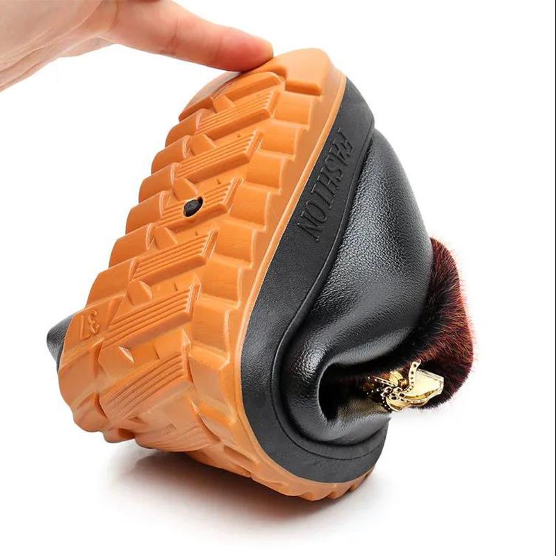 Chaussures pour femmes Bottes chaudes Bottes d'hiver à semelles épaisses Bottes antidérapantes imperméables Chaussures à semelles souples Plus Chaussures en cuir antidérapantes en velours pour personnes âgées Bottes de neige