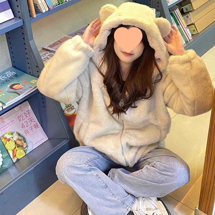 

Женское зимнее пальто с подкладкой из искусственного меха норки и ушками в виде маленького медвежонка, из шерсти ягненка Medium