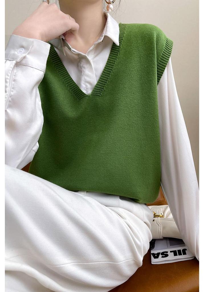 Women's College-Style V-Neck Knit Vest - Retro, Versatile, Loose-Fit Sleeveless Sweater for Autumn/Winter