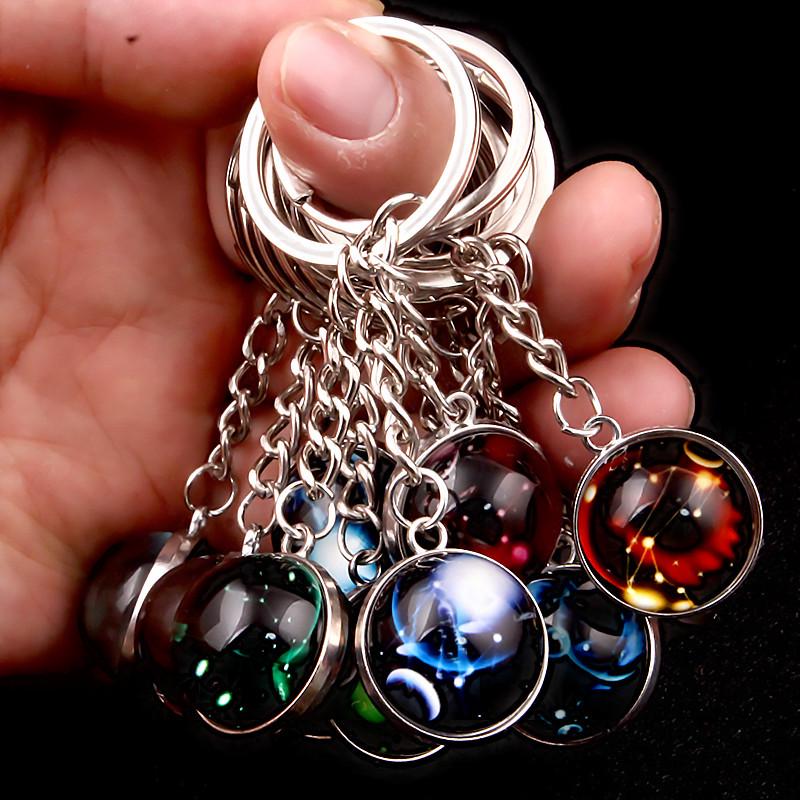 Luminous Zodiac Keychain: Dvanáct souhvězdí s přívěsky ve znamení Býka a Vodnáře