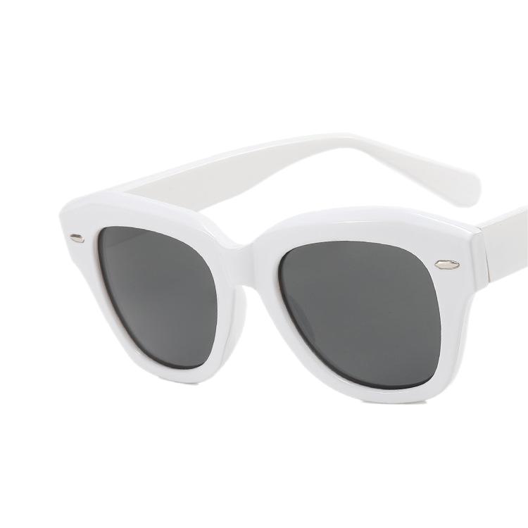 Irregular Rivets Sunglasses New Beach Excursion Uv Sunglasses Outdoor Riding Sunglasses Fashion Trend Wear Business Casual