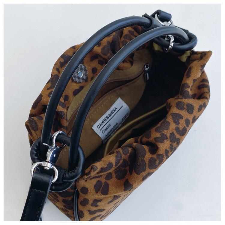 Ielgy Pleated All-Match Shoulder Handbag Autumn Winter Retro Fashion Commuter Messenger Bag