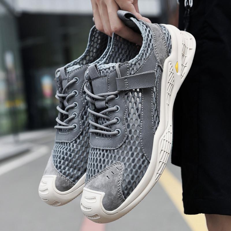 Outdoor Flats Non-Slip Travel Beach Leather Shoes Cool Breathable Daily Walking Shoes Summer Ultralight Mens Mesh Shoes Stylish
