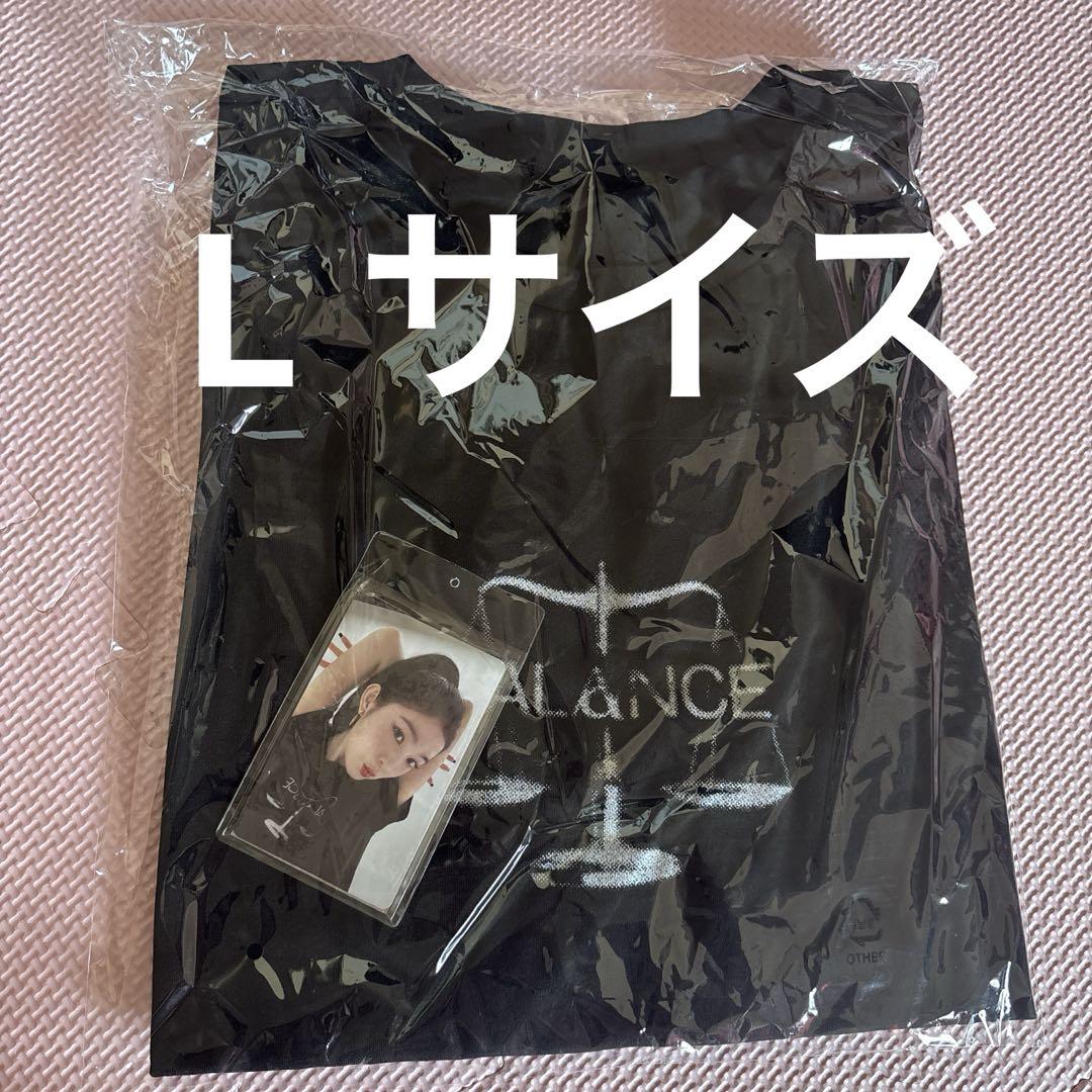 

[Б/У] Футболка Irene Seoul Concert BALANCE с торговой карточкой