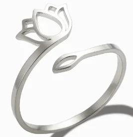 Wholesale High End Waterproof Three-dimensional M Letter Hollow Stainless Steel Finger Ring Trendy for Women Personalize Jewelry
