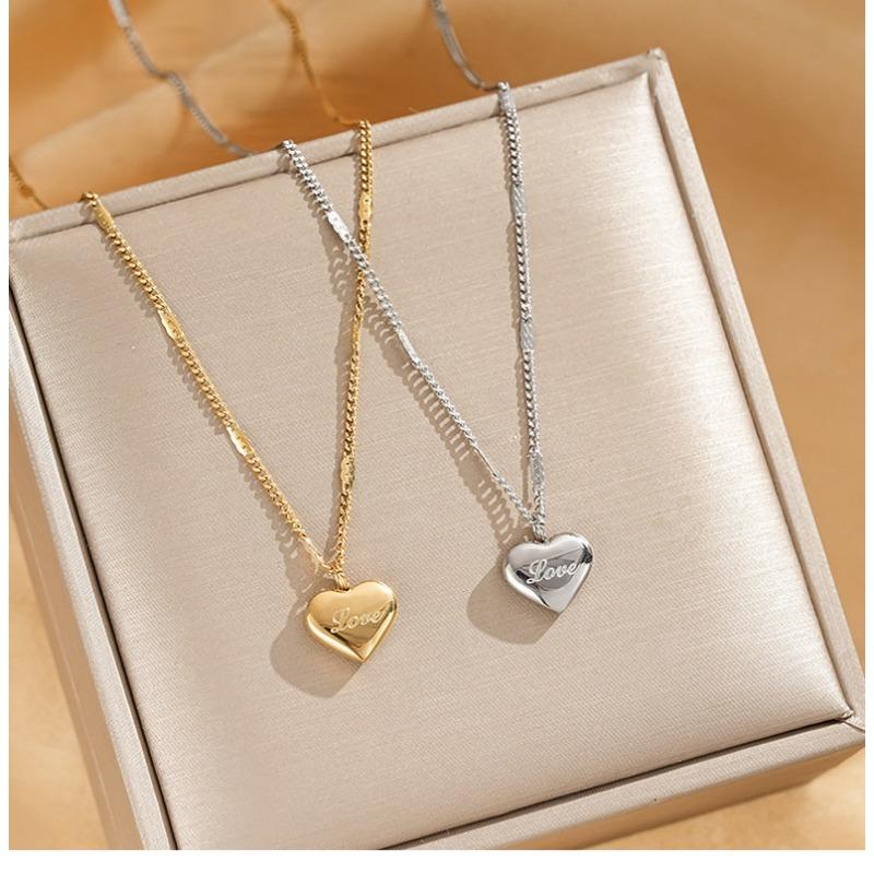 Minimalist Versatile Stainless Steel Love Heart Clavicle Necklace For Women