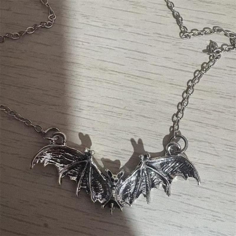Vintage Gothic Bat Pendant Necklace For Men Women Hip Hop Goth Punk Halloween Fashion Jewelry Accessories Cosplay Wholesale