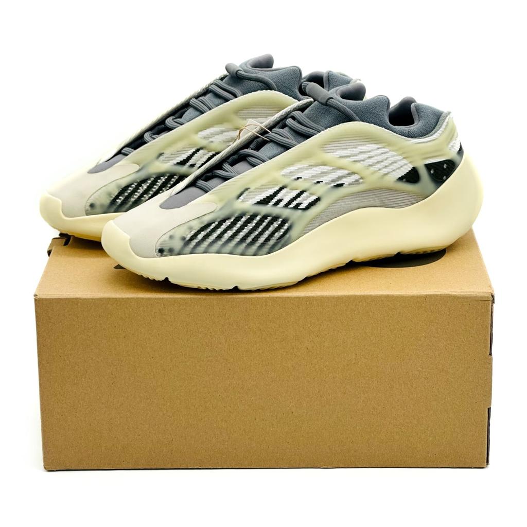 ID1674 adidas Yeezy 700 V3 Fade Salt Zwart Wit Grijs Beige Donkergrijs