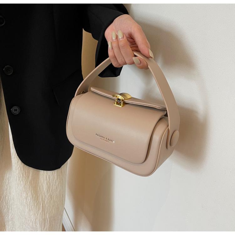 Trend fashion high-end small square bag women's new autumn and winter shoulder messenger bag texture messenger bag