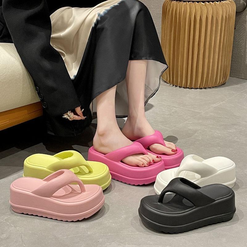 New flip-flops women's thick-soled cold slippers for summer wear to increase the height of soft-soled beach slippers