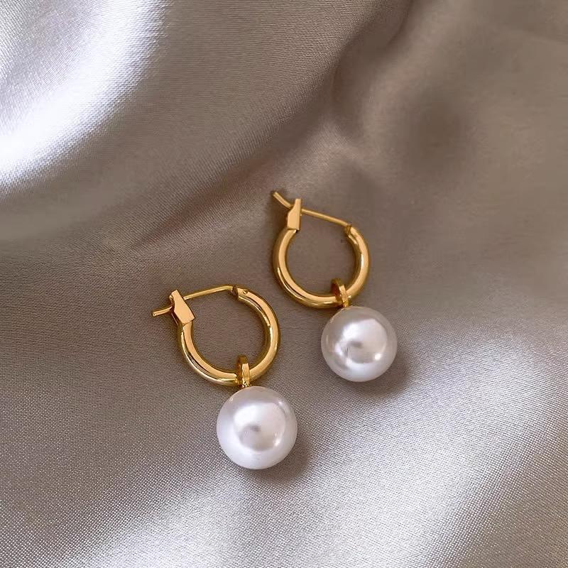 Stylish Anniversary Gift Vintage Elegant 14mm White & Grey Pearl Cute Fashion Eardrop Huggies Hoop Earrings for Women Pearl:14mm