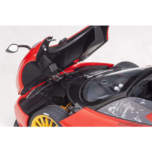 AUTOart 1/18 Scale Pagani Huayra Roadster Red Finished Model 78287