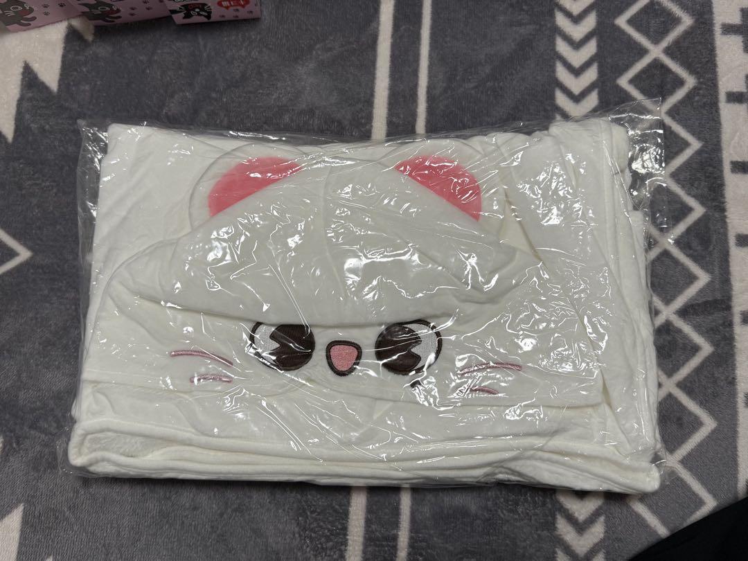 

[Б/У] Одеяло с капюшоном Genielet Хёнджин