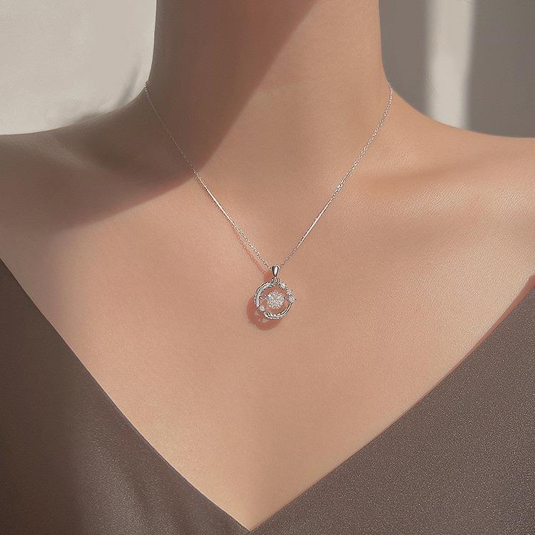 Collier Cœur Battant Plume Vous Accompagne pour Femmes Design de Niche Luxe Léger Chaîne Clavicule Pierre de Lune