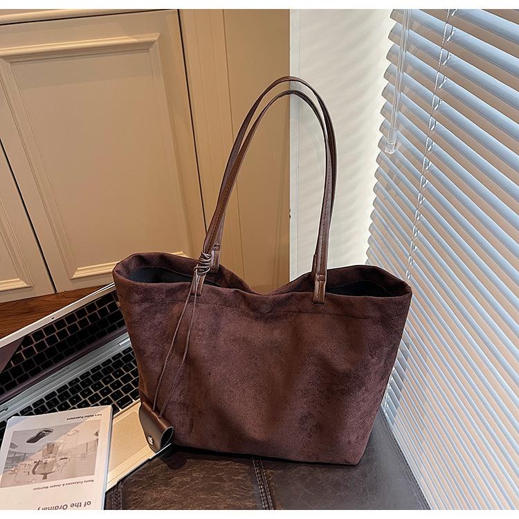 Suede Bag Women's Large Capacity Autumn and Winter Shoulder Bag Matte Retro Commuter Tote Bag