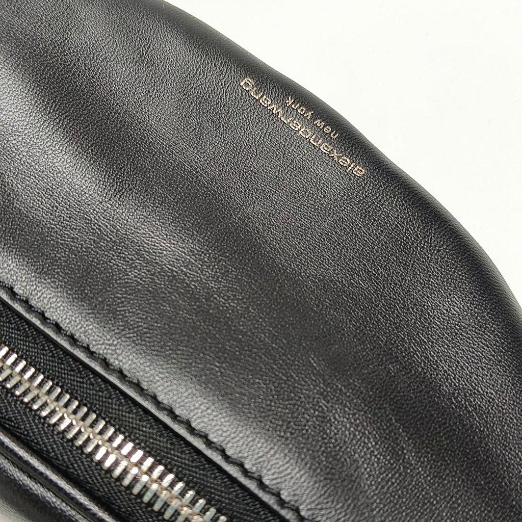 [Gebraucht] Schwarze Lammleder Mini-Hüfttasche - Ausgezeichnet #NIY6OZ
