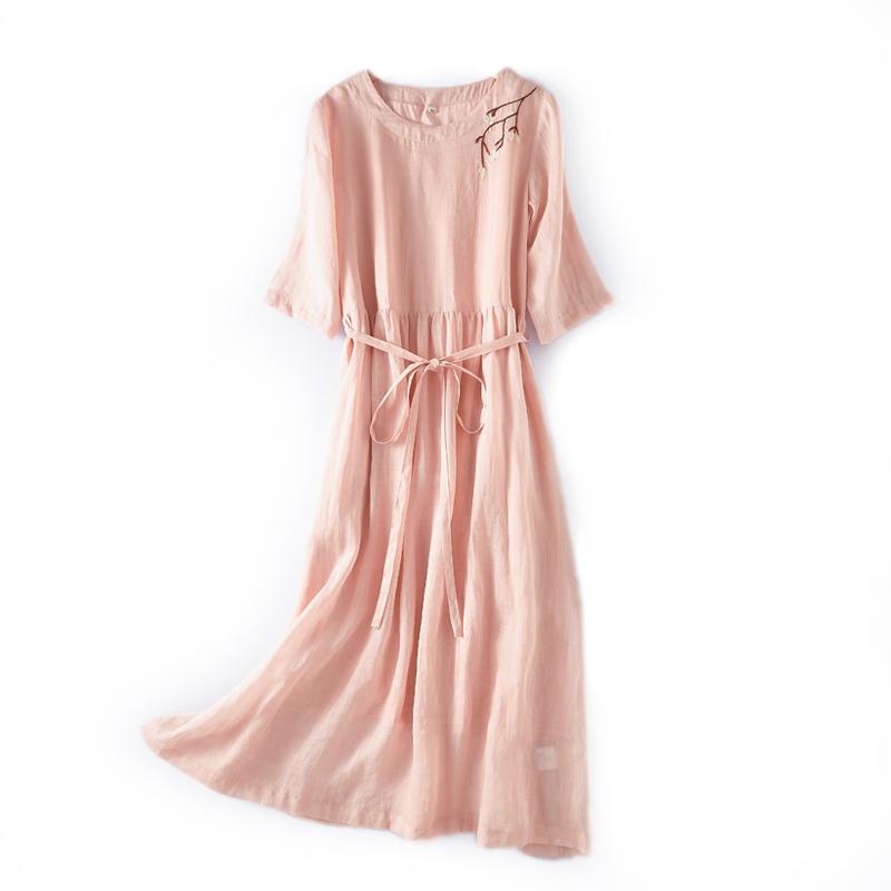 

Японское летнее женское платье Mori Girl, розовое платье миди с круглым вырезом и цветочной вышивкой, свободное платье с поясом, винтажное хлопковое льняное платье с короткими рукавами