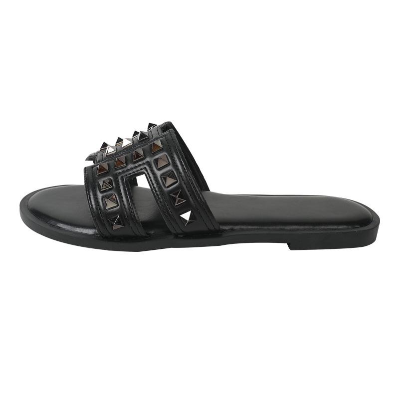 Chic Women's Rivet Slippers: 2025 Summer Fashion, Flat Bottom, Stylish Single Strap for Outdoors & Beach