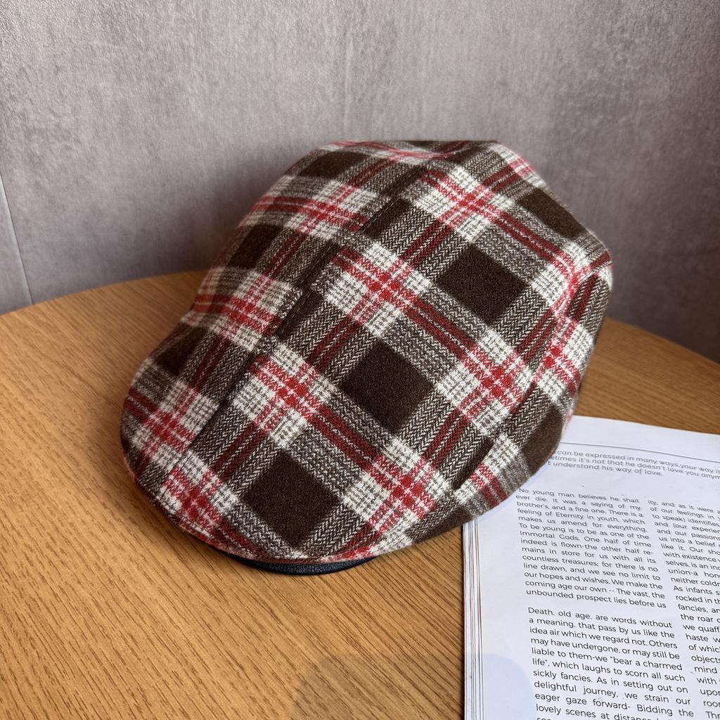 Retro Brown Plaid Forward Hat for Women In Autumn and Winter New Fashion Versatile Face Showing Little Painter Hat British Fashion for Men