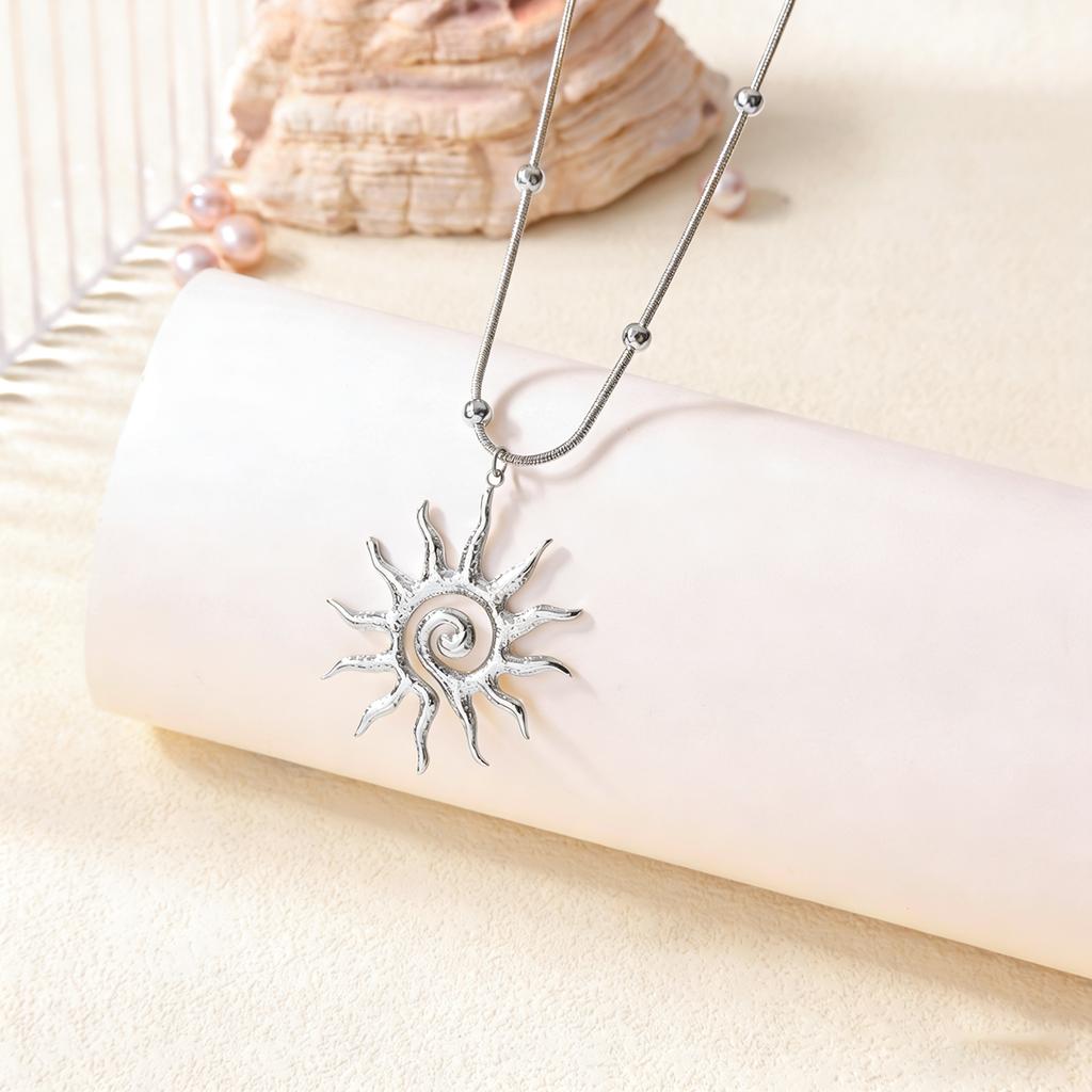 Stainless Steel Geometric Necklace For Women Fashion Sun Sunflower Pendant Clavicle Chain Aesthetic Jewelry Accessories Femme