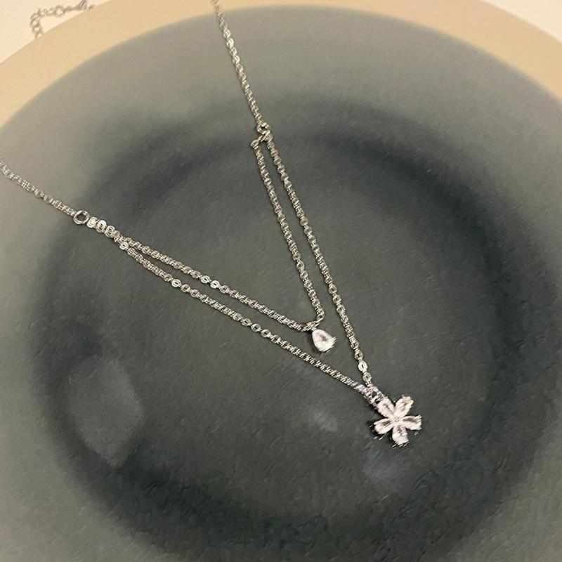 Delicate Small Flower Zircon Stacked Collarbone Chain Female Cold Style Fashion Niche Design Necklace Pendant Accessories