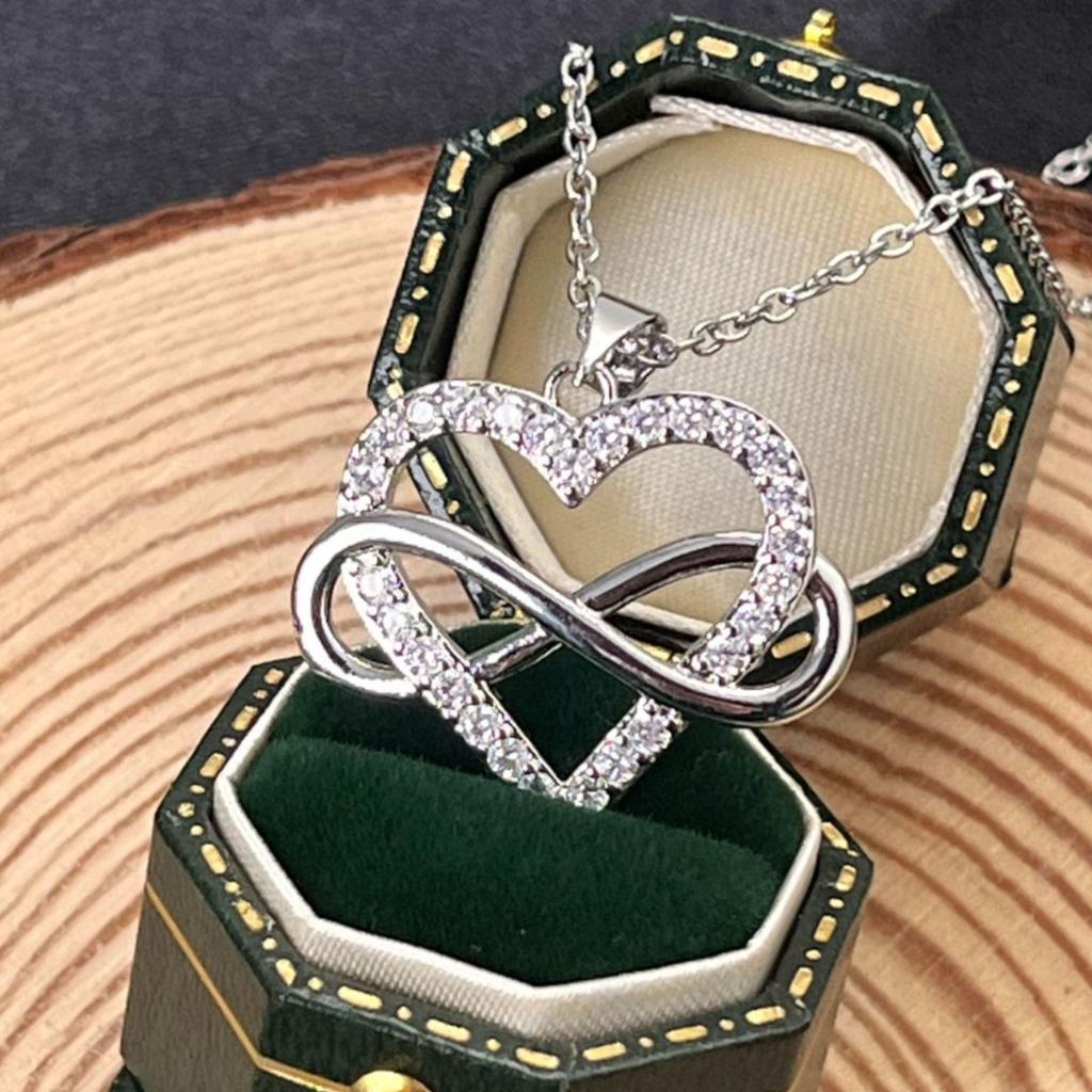 Niche High-End Heart-Shaped Necklace 8-Character Heart-Shaped Love Sweater Chain Mother'S Day Gift. Premium Durable