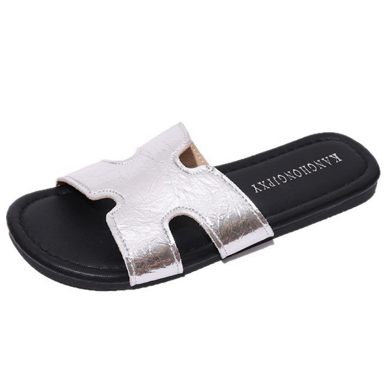 Trendy brand wearing cool slippers women's new silver leather one-word drag summer wearing beach sandals