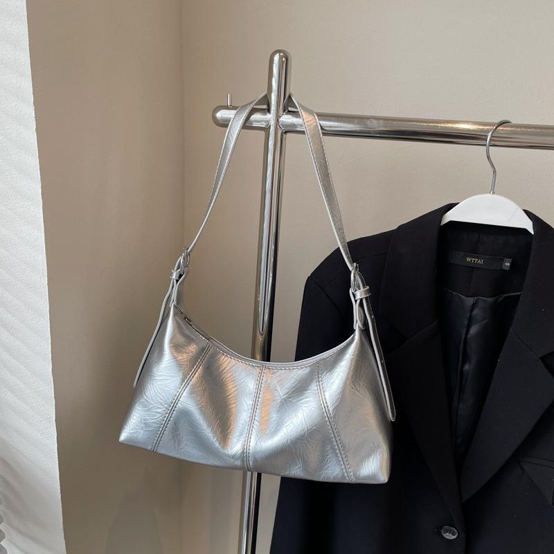 

Retro premium underarm bag women s bag 2025 new simple commuter shoulder bag versatile messenger bag серебряный